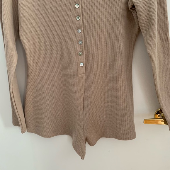 [L] NWT - DYNAMITE Veneto waffle romper - Picture 8 of 12